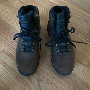 HI-TEC waterproof shoes